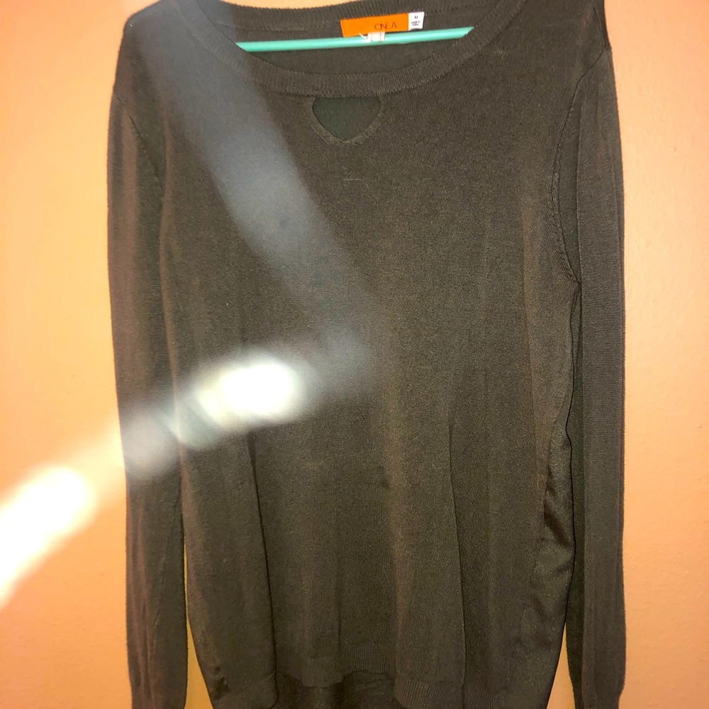 Pretty olive sweater w/keyhole & blouse in back